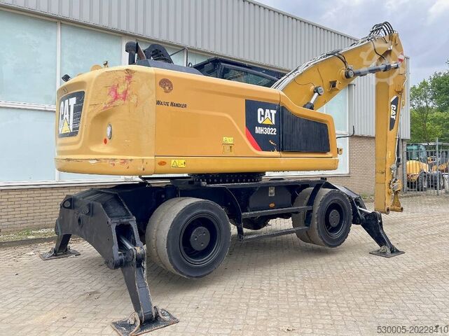 Malzeme taşıma makinesi CAT MH3022  2015   CE