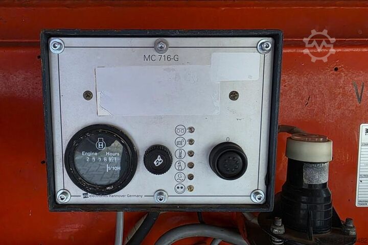 Elevador de tijera Liftlux SL205-25 D4WDS/P Diesel, 4x4 Drive, Hydraulic Deck