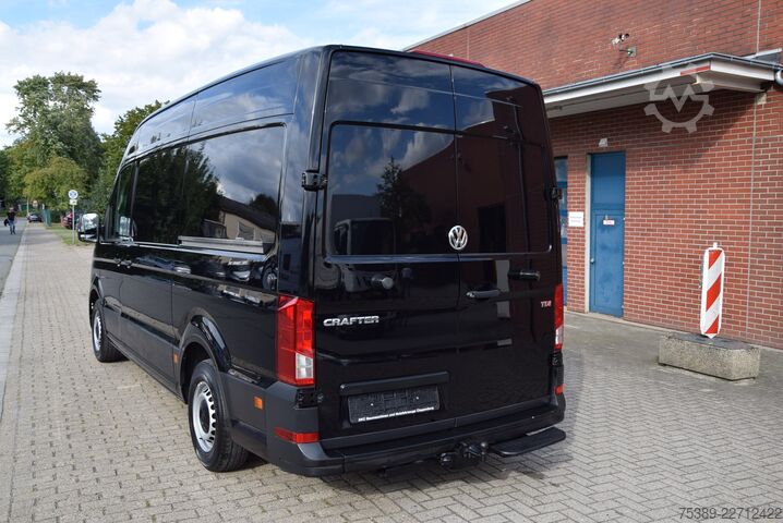 Magas tetős furgon VW Crafter  35 L2H2 AHK 2xSchiebetür Werkstattregale