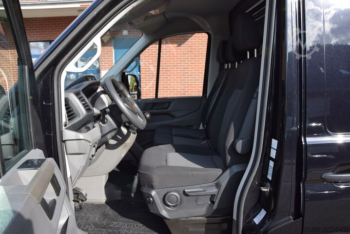 Magas tetős furgon VW Crafter  35 L2H2 AHK 2xSchiebetür Werkstattregale