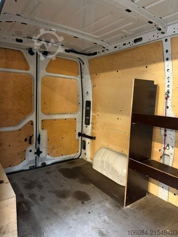 High top van RENAULT Master Kasten L2H2 Komfort Klima Tempomat PDC