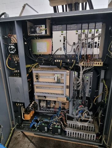 Centro di lavoro CNC OKUMA MB-46 VAE
