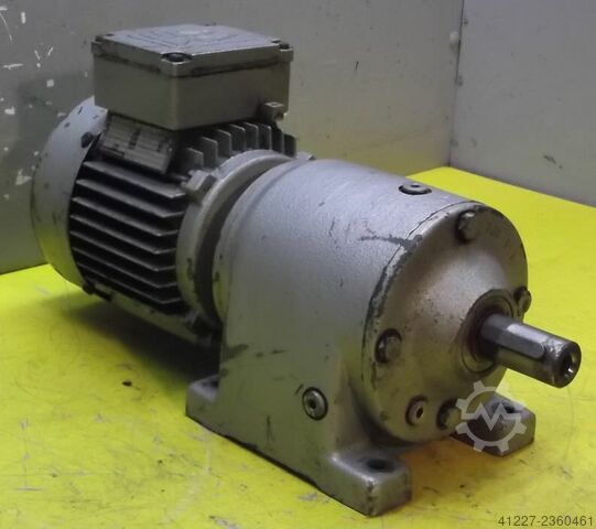 Getriebemotor 0,37 kW 113 U/min SEW-EURODRIVE R40DT71D4