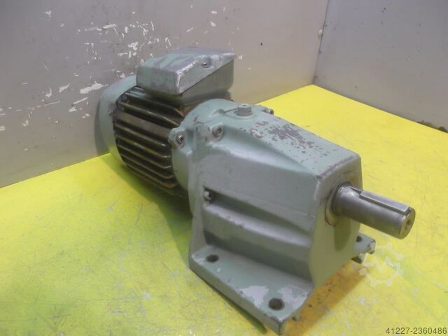 Getriebemotor 0,18 kW 16 U/min VEM ZG1 KMR71K8