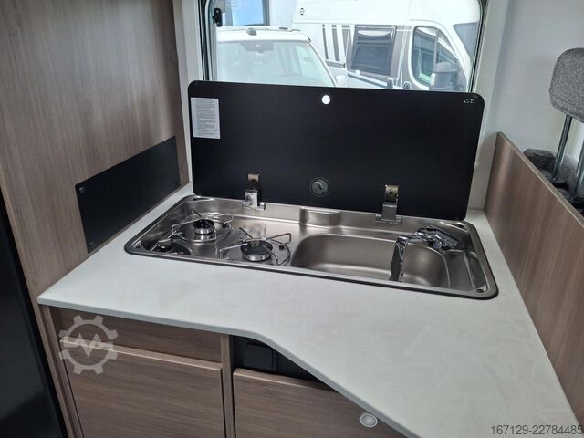 Camper semintegrato CARADO T 338s