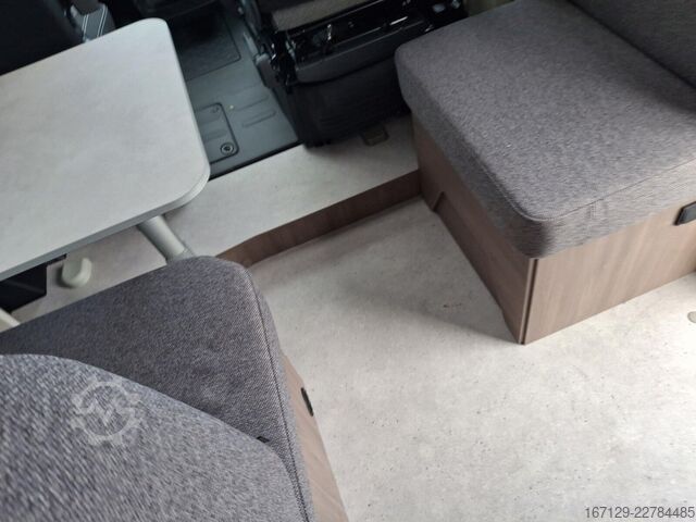 Camper semintegrato CARADO T 338s