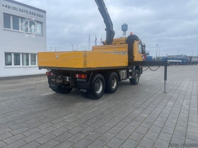 Camião de plataforma MERCEDES-BENZ Actros 3343 MP1 6x4 Pritsche Kran HMF 20.00 20m/