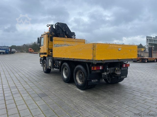 Camião de plataforma MERCEDES-BENZ Actros 3343 MP1 6x4 Pritsche Kran HMF 20.00 20m/
