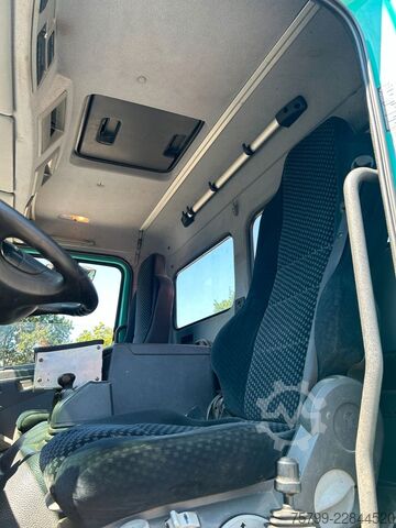 Camion-benne tricar MERCEDES-BENZ 1833 Axor  3Skipper + PK 12002 Kran 4x2