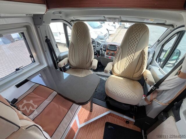 Autocamper ADRIA Twin Active - Festbett - Klima - Solar - Markise