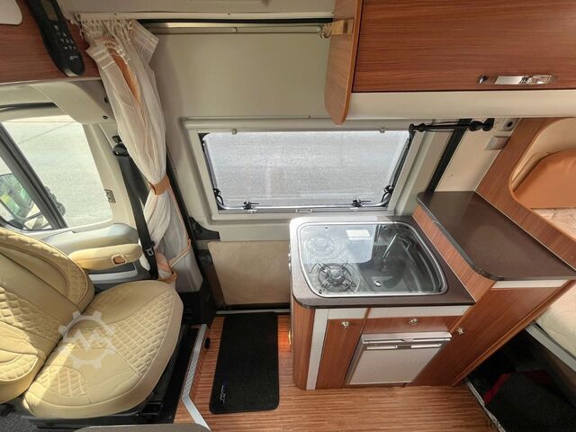 Autocamper ADRIA Twin Active - Festbett - Klima - Solar - Markise