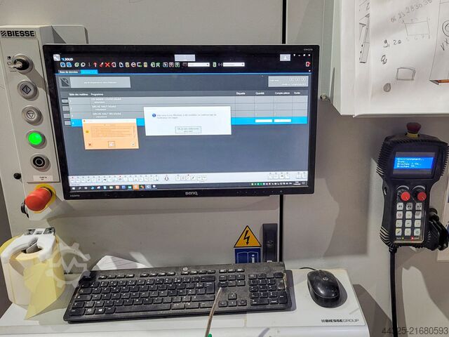 Obráběcí centrum s hnízdícím stolem BIESSE ROVER B FT 2243