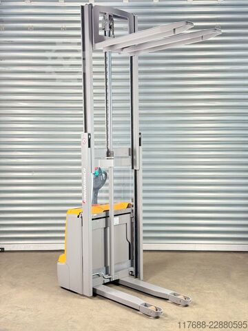 Conducteur de gerbeur Jungheinrich EJC 112 - nur 126 Std. - Service Neu -Batterie 90%