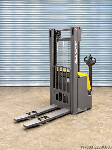 Conducteur de gerbeur Jungheinrich EJC 214 - nur 284 Std. - Service Neu -Batterie 90%