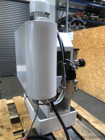 Nitownica chybotliwa Nitownica chybotliwa FMW Friedrich R100