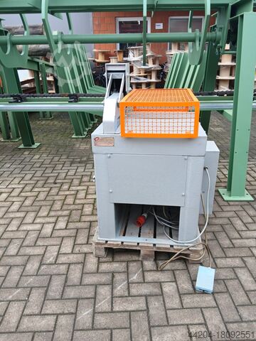 Koteletsav Paul 17 AP