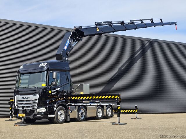 Vrachtwagen met kraan DAF XF 530 8x2 / HMF 9520 K8 / NIEUW!