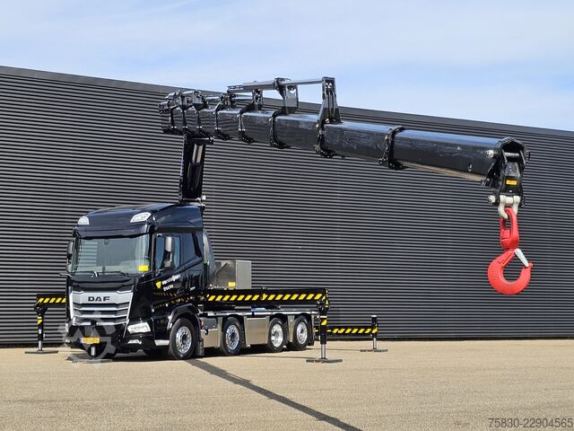 Vrachtwagen met kraan DAF XF 530 8x2 / HMF 9520 K8 / NIEUW!