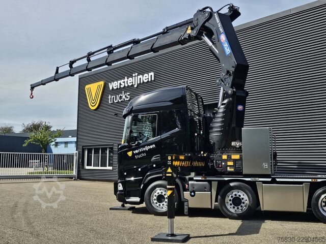 Vrachtwagen met kraan DAF XF 530 8x2 / HMF 9520 K8 / NIEUW!