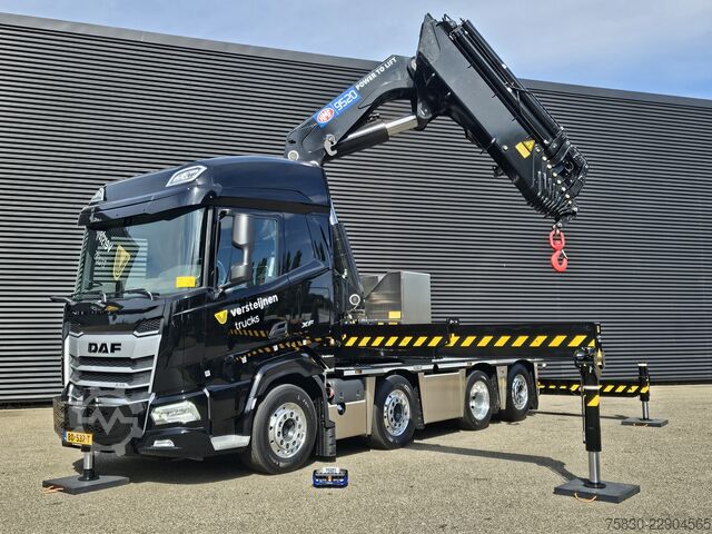 Vrachtwagen met kraan DAF XF 530 8x2 / HMF 9520 K8 / NIEUW!
