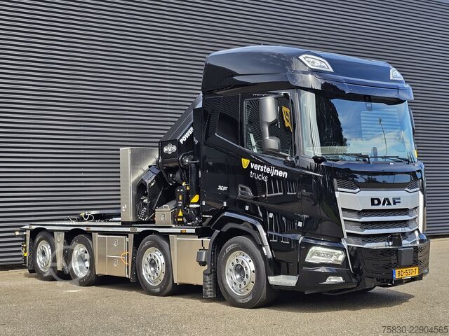 Vrachtwagen met kraan DAF XF 530 8x2 / HMF 9520 K8 / NIEUW!