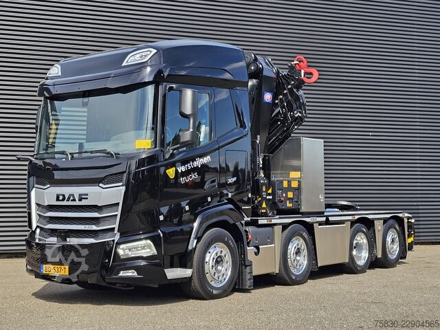 Vrachtwagen met kraan DAF XF 530 8x2 / HMF 9520 K8 / NIEUW!