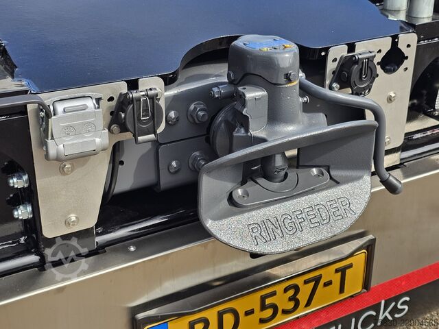 Vrachtwagen met kraan DAF XF 530 8x2 / HMF 9520 K8 / NIEUW!