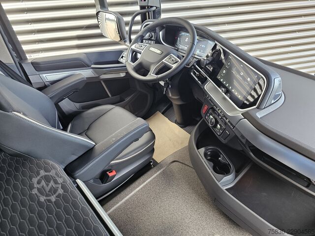 Vrachtwagen met kraan DAF XF 530 8x2 / HMF 9520 K8 / NIEUW!