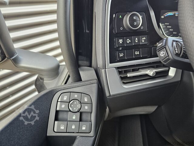 Vrachtwagen met kraan DAF XF 530 8x2 / HMF 9520 K8 / NIEUW!
