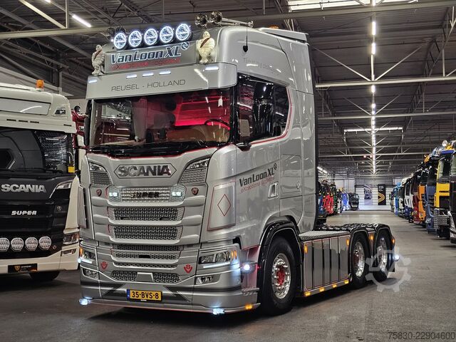 Standard-SZM Scania S590 V8 6X4 / 2 TANKS / NL TRUCK! 80T