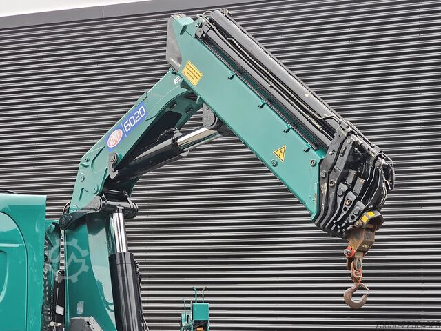 Plataforma de carga Scania R450 8x2 / HMF 60TM / CRANE / KRAN