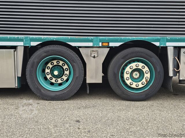 Plataforma de carga Scania R450 8x2 / HMF 60TM / CRANE / KRAN