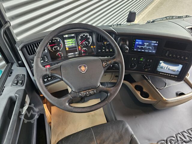 Plataforma de carga Scania R450 8x2 / HMF 60TM / CRANE / KRAN