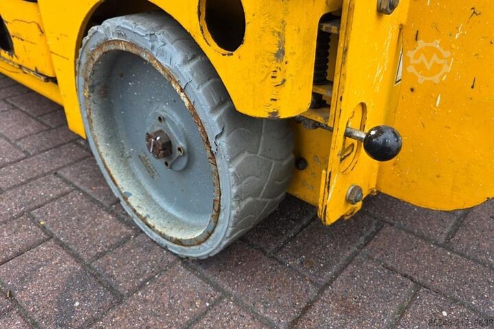 Ψαλίδι ανύψωσης Haulotte Compact 8 As-Is, Electric, 8m Working Height, 350k