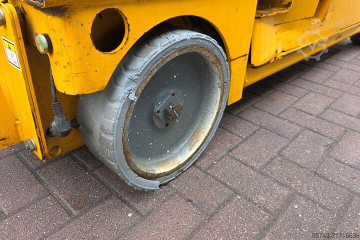 Ψαλίδι ανύψωσης Haulotte Compact 8 As-Is, Electric, 8m Working Height, 350k