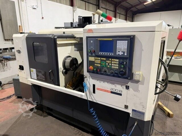 Centro di tornitura e fresatura CNC HWACHEON Hi-TECH 200B