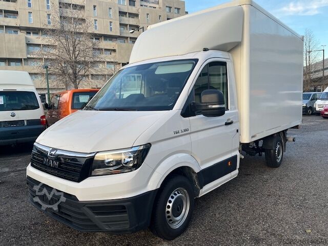 Transzporter bőrönddel MAN TGE Kofferaufbau und Ladebordwand -Klima