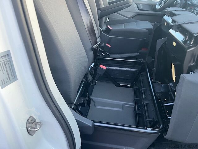 Transzporter bőrönddel MAN TGE Kofferaufbau und Ladebordwand -Klima