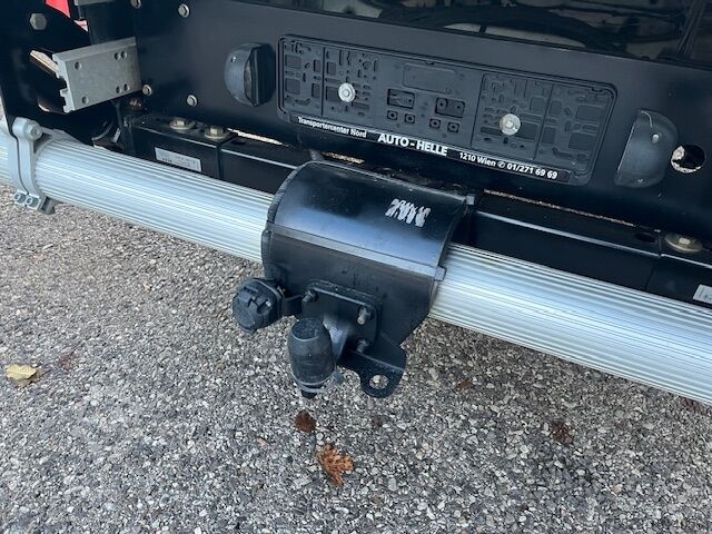 Transzporter bőrönddel MAN TGE Kofferaufbau und Ladebordwand -Klima