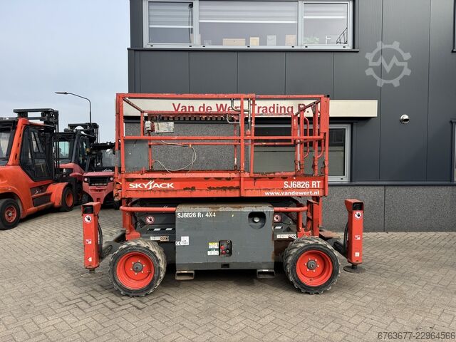 Skyjack SJ 6826RT Plataforma de tijera 10 m / Scissor / Plataforma de trabajo 2018 4x4 Kubota Diesel SKYJACK SJ 6826RT Schaarhoogwerker 10 M / Scissor / Arbeit