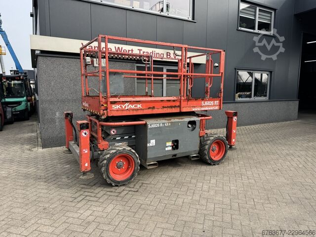 Skyjack SJ 6826RT Plataforma de tijera 10 m / Scissor / Plataforma de trabajo 2018 4x4 Kubota Diesel SKYJACK SJ 6826RT Schaarhoogwerker 10 M / Scissor / Arbeit