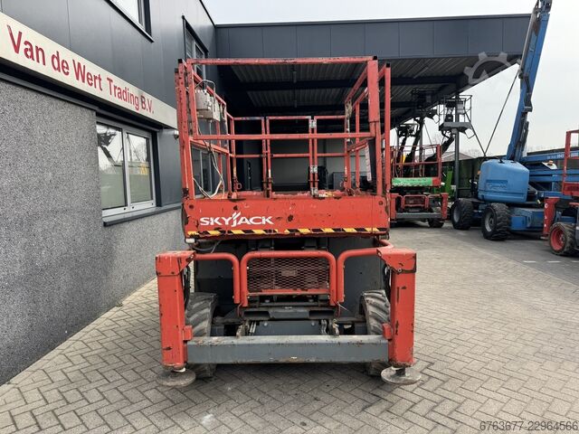 Skyjack SJ 6826RT Plataforma de tijera 10 m / Scissor / Plataforma de trabajo 2018 4x4 Kubota Diesel SKYJACK SJ 6826RT Schaarhoogwerker 10 M / Scissor / Arbeit
