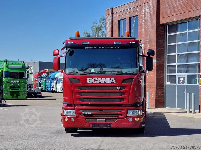 Araba taşıyıcı panelvan Scania G410 8x2*6 - Machine transporter - Loading ramp...