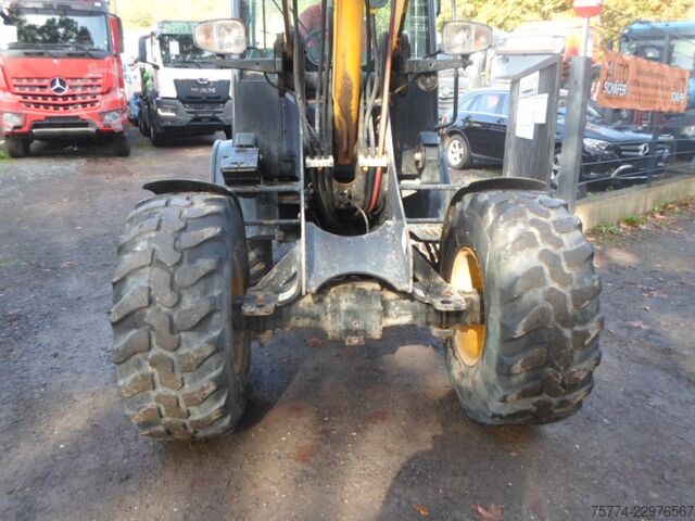 Kolový nakladač KOMATSU WA 70 M-8 E0