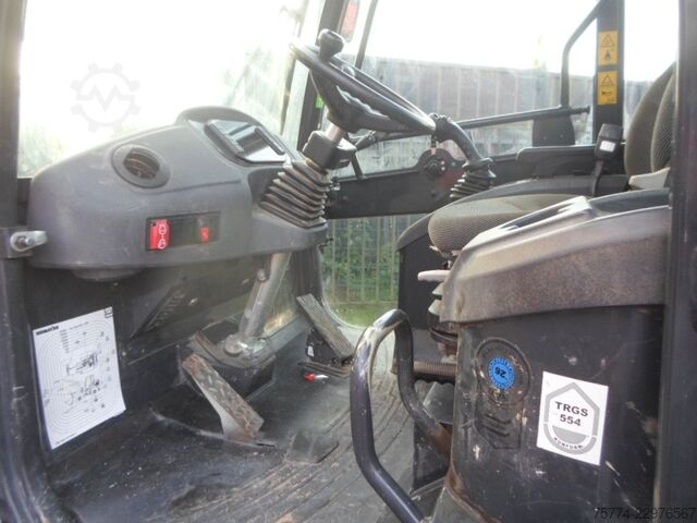 Kolový nakladač KOMATSU WA 70 M-8 E0