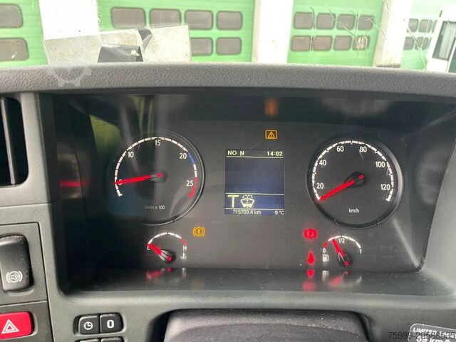 Chassi med hytt Scania R490 Retarder