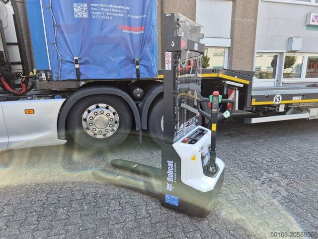 Hoogheffende truck Bobcat LSM12N