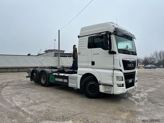Haakarm vrachtwagen MAN MAN TGX 26.500 USATO SCARRABILE 6X2