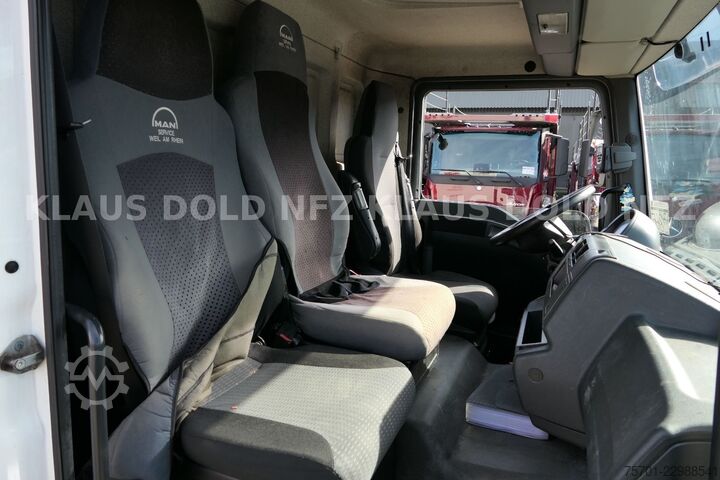 Vrachtwagen met bakwagen MAN TGL 8.220 Koffer 7,5t LBW Euro 5