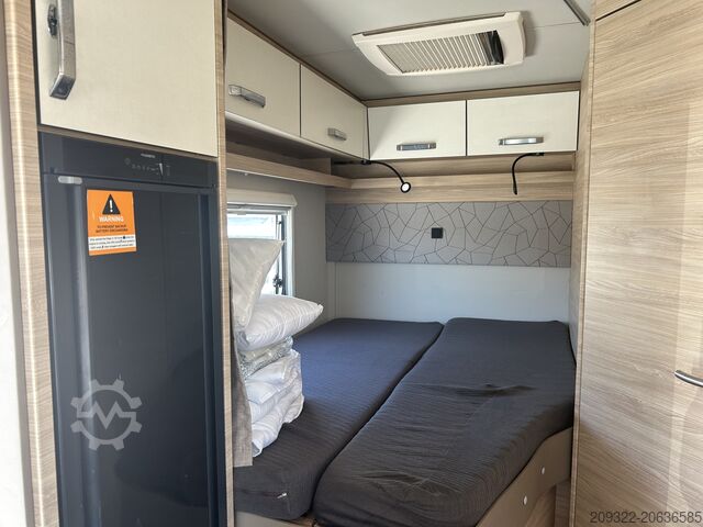 Autocaravana semiintegrada Fiat Ducato Carasuite 650 MF | 5 Posti Letto | Completamente Attrezzato